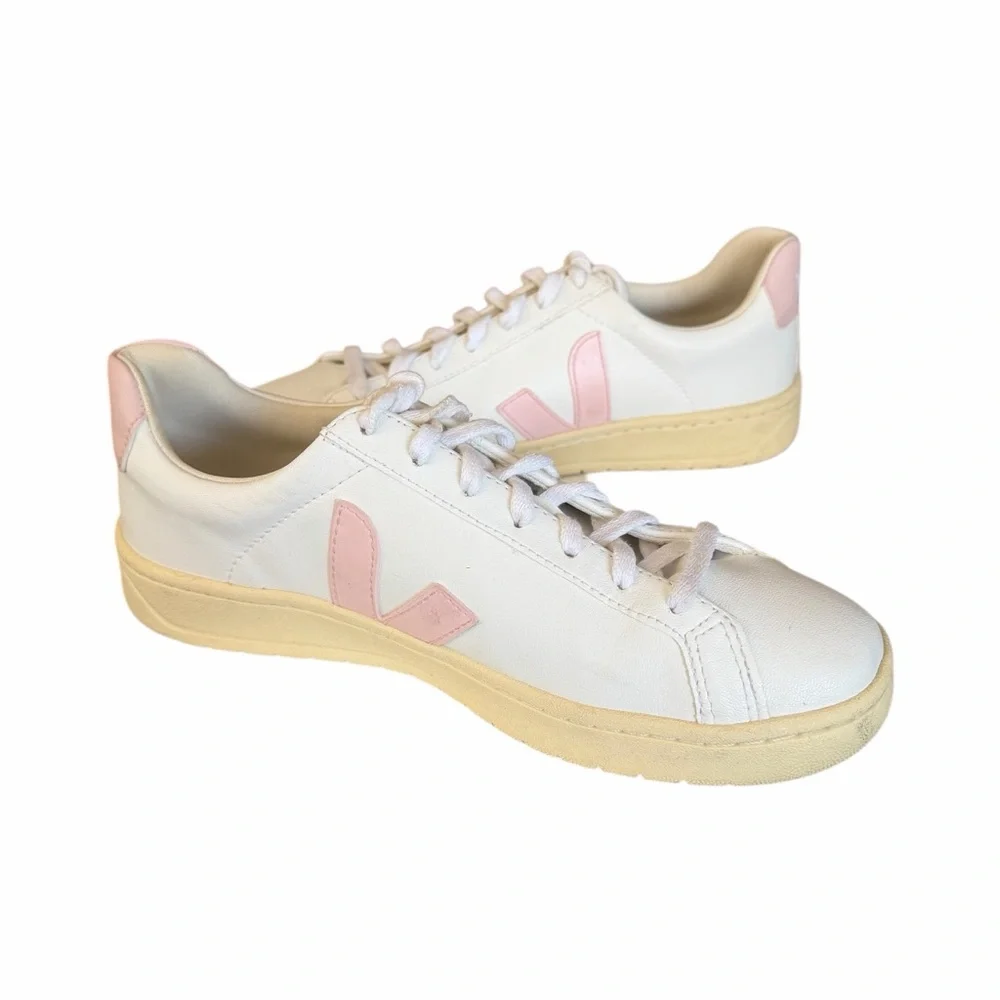 Veja Campo Sneaker Pink/White Esplar Leather Women's Size 40 (US 9) EUC!